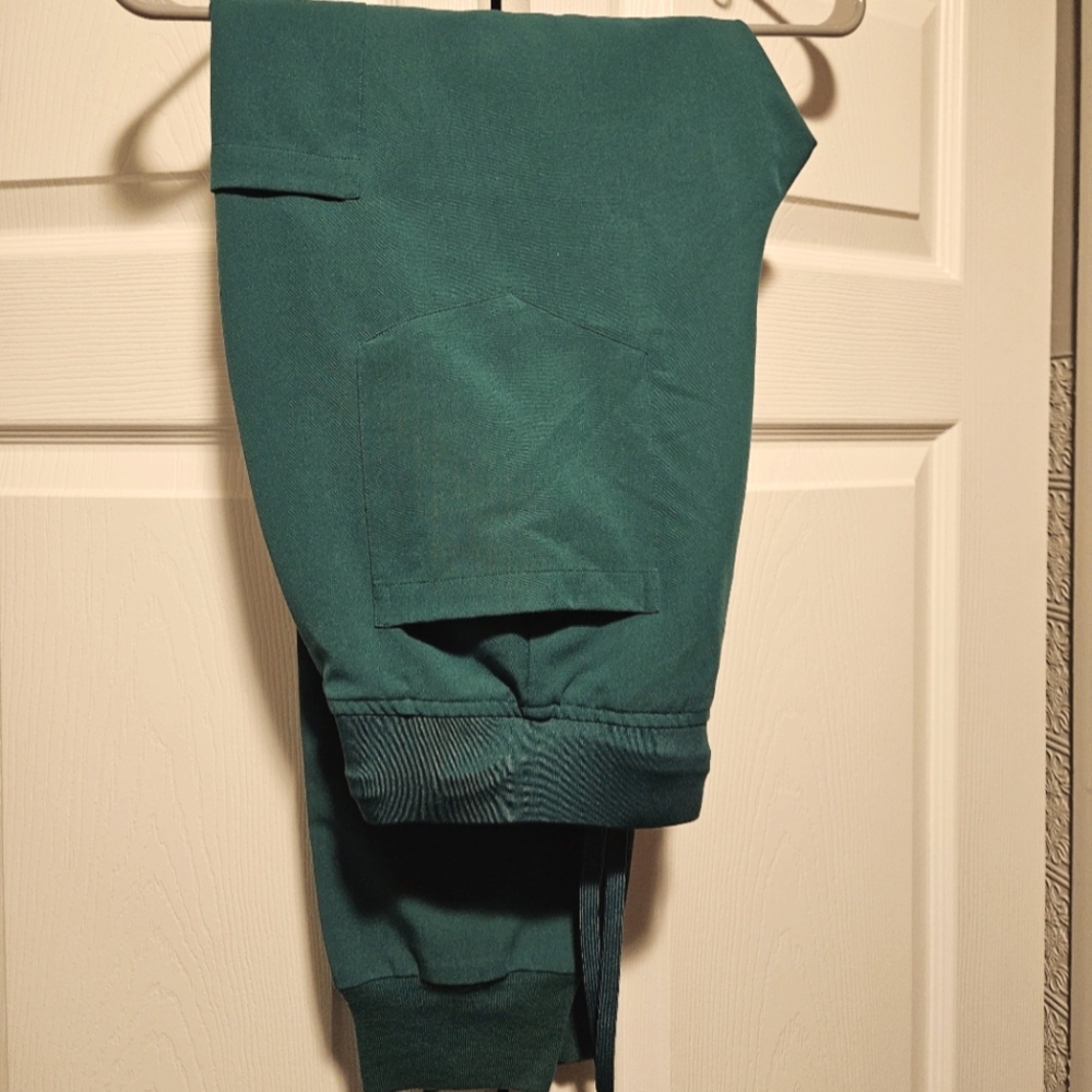 *BRAND NEW* Mandala Jogger Scrub Pants, Size Medium, Hunter Green